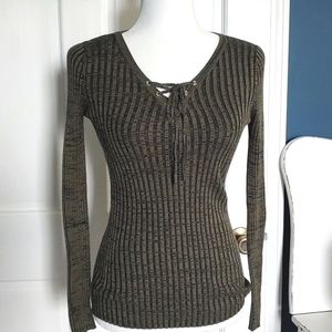 Arizona Jean form-fitting top